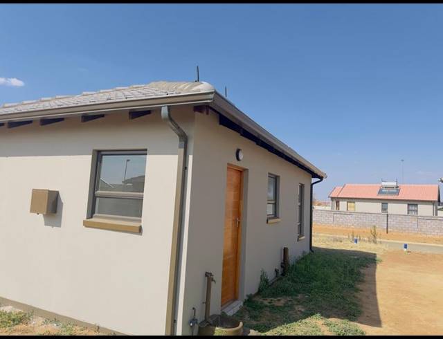 2 BEDROOM HOUSE FOR SALE IN WINDMILL PARK